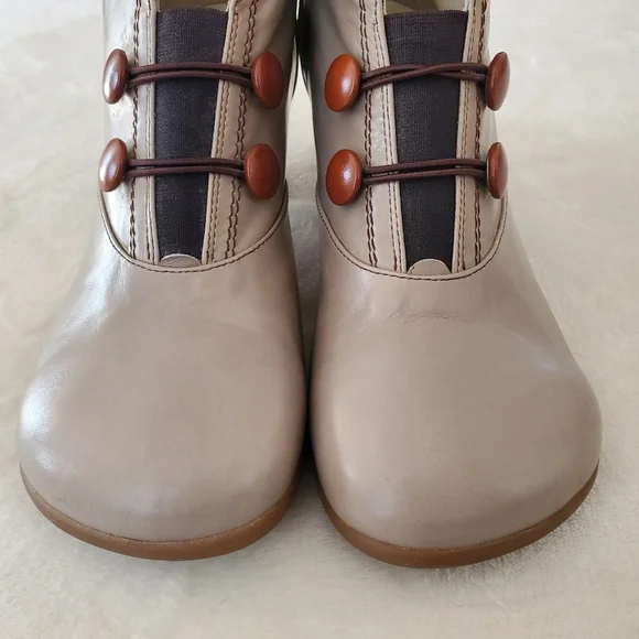 John Fluevog Prepare Joni Ankle Boots - Picture 3 of 14
